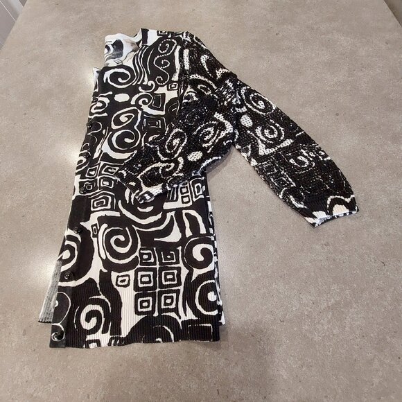 NYGARD COLLECTION Women's Geometric Print Cardigan w/Beading - Black/White  SML - Picture 5 of 12